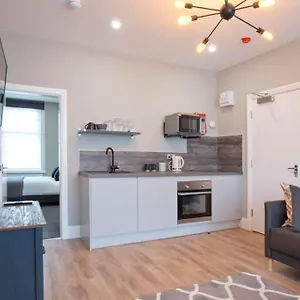 Blackbird Luxury 6 Blackpool
